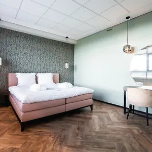 Hotel Onderwijshotel De Rooi Pannen ***